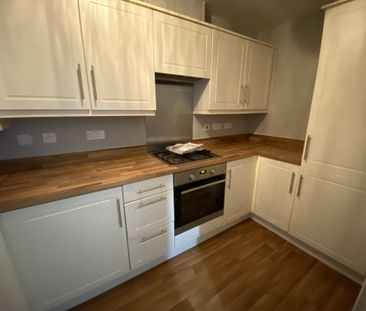 Robinson Road, Ellesmere Port - Photo 2