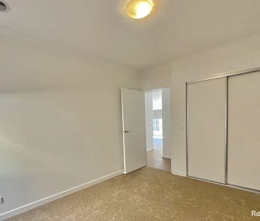 Beautiful 4 Bedroom house in Clyde! - Photo 3