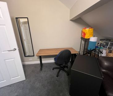 6 Bed Semi-Detached House, Birch Grove, M14 - Photo 6