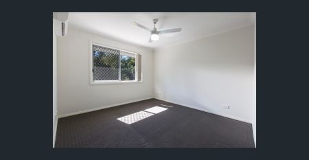 BRIGHT, SPACIOUS, AIRY TOWNHOUSE - Photo 4