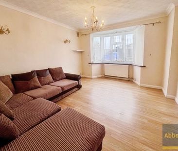 Avondale Road, Basildon - Photo 1