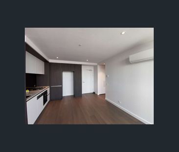 Waterfront Living on Prestigious Collins Street - Photo 1