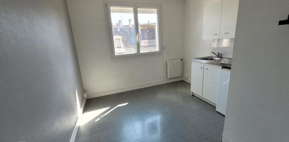 Location Appartement 1 pièce 12m² CAEN 14000 - Photo 2