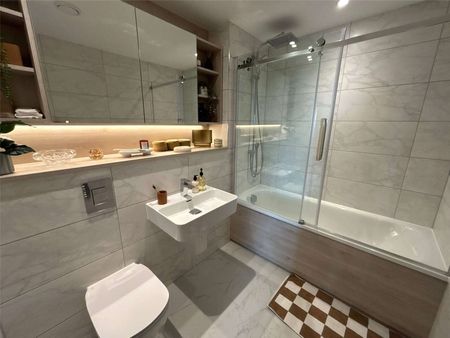 Exceptional Fully Furnished One Double Bedroom Apartment with unrivalled facilities in the Exclusive Cortland Development, Colliers Yard. - Photo 5