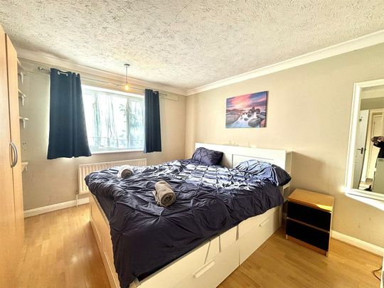 Fulham Close, Uxbridge, UB10 - Photo 1