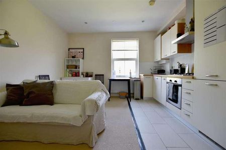 Nutfield Road, Redhill, RH1 - Photo 4