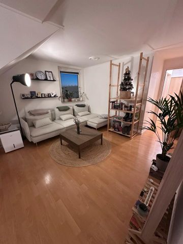 Lichtdurchflutete 3-Zimmer DG-Wohnung in Bochum Mitte - Photo 2