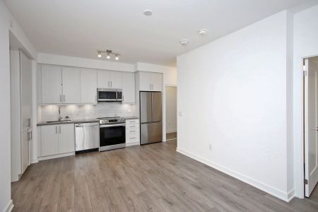 For Lease - 95 Oneida Crescent Unit# 1210, Richmond Hill, Ontario - Photo 2