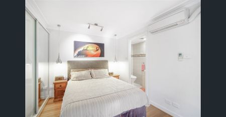 Luxury Beachside Bliss in North Wollongong - FULLY FURNISHED - Photo 2