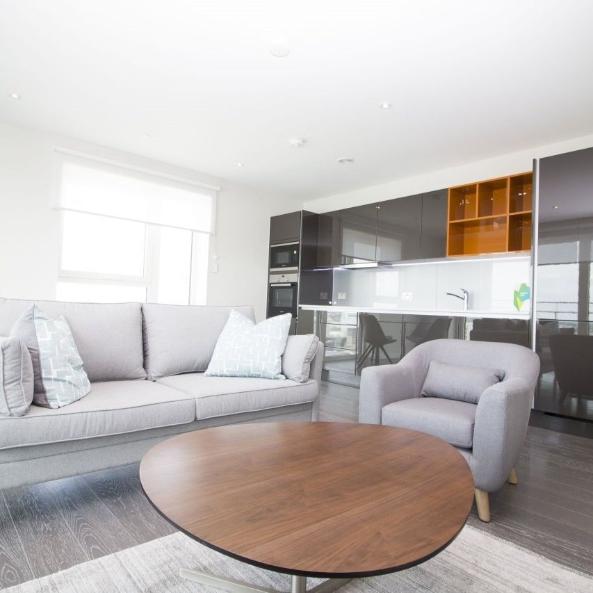 2 Bed Flat, Glasshouse Gardens, E20 - Photo 1