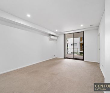 Bright and Spacious Unit - Available Now! - Photo 1