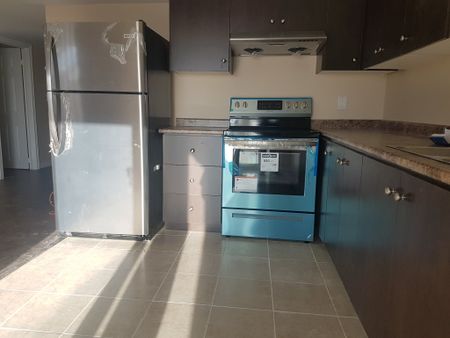 For Lease - 1720 Finkle Drive, Oshawa, Ontario - Photo 5