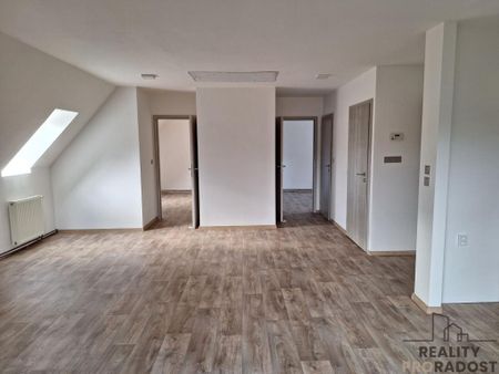 Pronájem bytu 3+kk 83 m2 - Fotografie 3