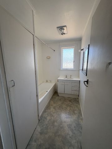 Four bedroom - Selwyn Heights - Photo 5