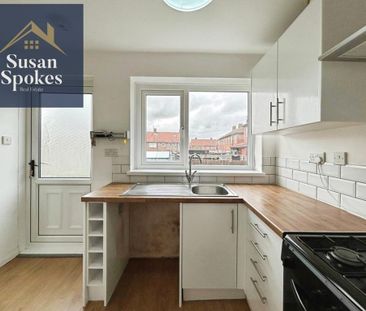 2 bedroom end of terrace house to rent - Photo 3