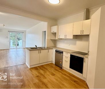 BEAUTIFUL 4-BEDROOM HOME IN GLENDALE - Photo 5