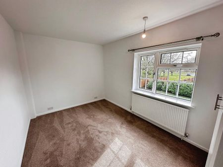4 bedroom detached house to rent - Photo 4