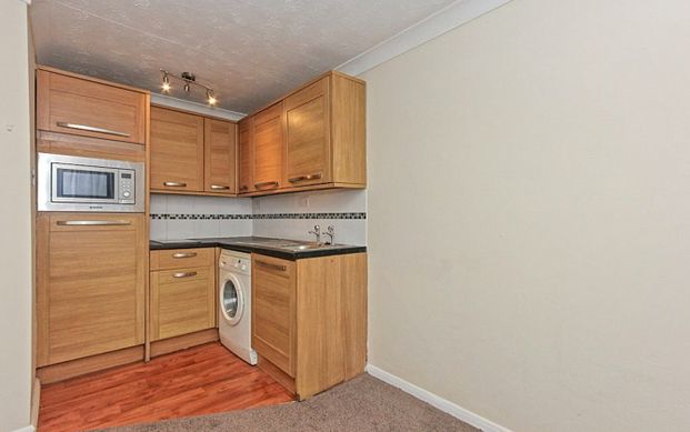 East Street, Sittingbourne, ME10 - Photo 1