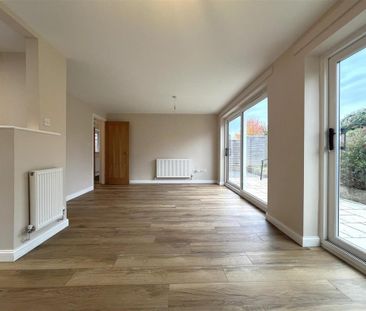 3 bedroom bungalow to rent - Photo 1