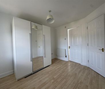 4 bedroom semi-detached house to rent - Photo 4