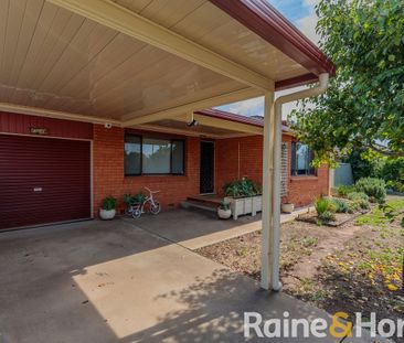 Convenient Central South Duplex - Photo 5