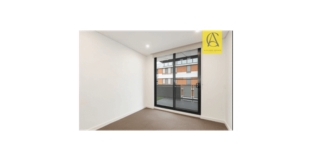 Modern Top-Floor 2-Bedroom Penthouse plus study with Expansive Balcony - Photo 3