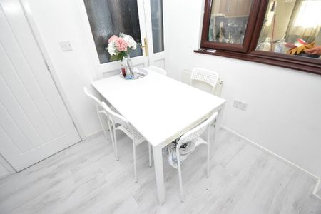 5 bedroom terraced house to rent - Photo 2