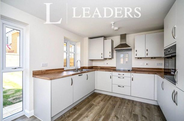 4 bedroom detached house to rent - Photo 1