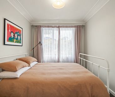 A home of elegance, ease and true tranqulity - Photo 4