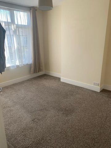 4 bedroom terraced house to rent - Photo 4