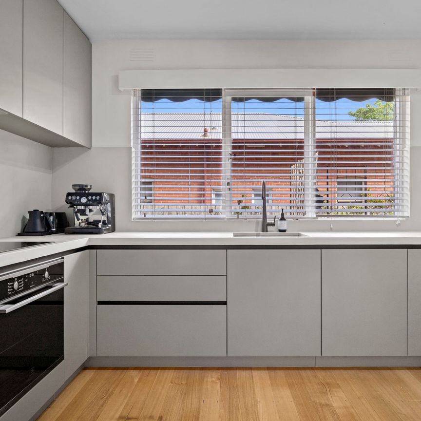 Light, Bright & Renovated - Photo 1