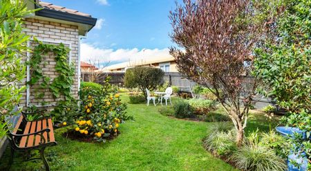 Charming Family Home in Prime Cul-de-Sac Location! - Photo 2