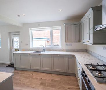 2 bedroom detached bungalow to rent - Photo 2