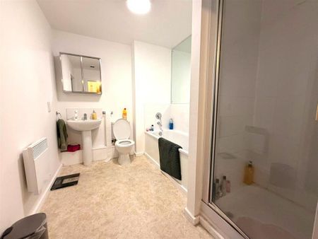 2 bedroom flat to rent - Photo 5