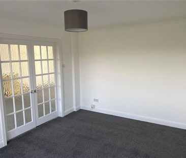 4 bedroom detached house to rent - Photo 2