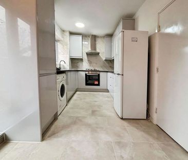 2 bedroom ground floor flat to rent - Photo 4