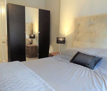 1 Bed Flat - Photo 4