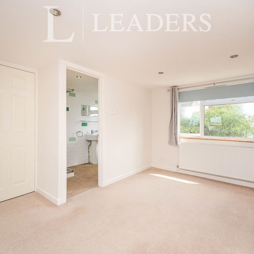 3 bedroom house to rent Truleigh Drive, Portslade, Brighton, BN41 - Photo 1