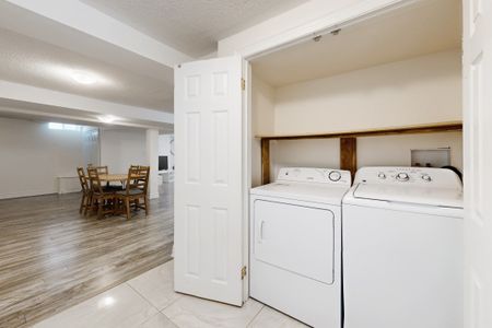 For Lease - 136 Cooperage Crescent, Richmond Hill, Ontario - Photo 2