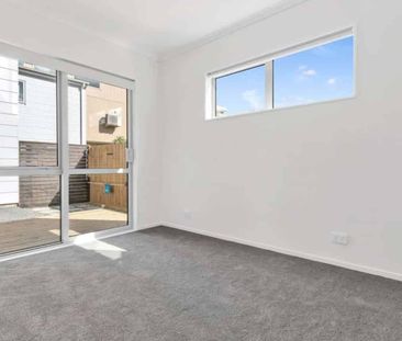 Modern 3-Bedroom Home for Rent in Manurewa - Photo 3