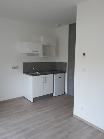 STUDIO Rénové – Proximité Facultés de Dijon – Jardin commun - Photo 2