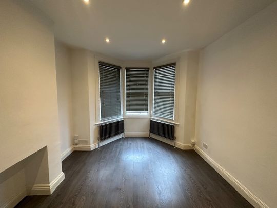 2 Bed Flat, Seymour Road, E10 - Photo 1