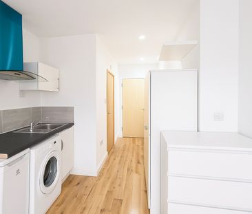 Studio Flat, High Road, N22 - Photo 3