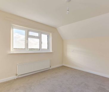 PLEASE EMAIL TO REGISTER YOUR INTEREST - A four bedroom detached ho... - Photo 4