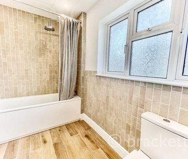 4 bedroom semi-detached house to rent - Photo 4