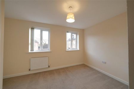 3 bedroom end of terrace house to rent - Photo 2