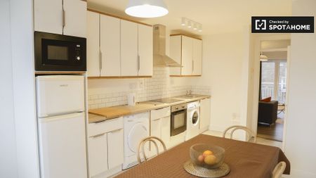 Large 3-bedroom apartment for rent in The Liberties, Dublin - Photo 5