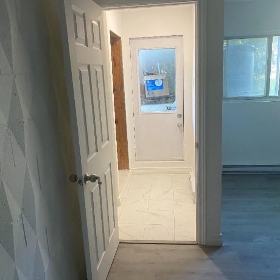 Tres grand Magnifique 3 ½ Neuf à Louer – Anjou -- PARKING INCLU - Photo 1