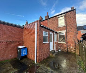 2 bedroom end of terrace house to rent - Photo 4