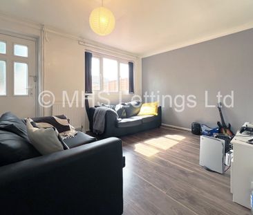 3 Bedroom End Terraced House for rent in Kendal Lane - Photo 1